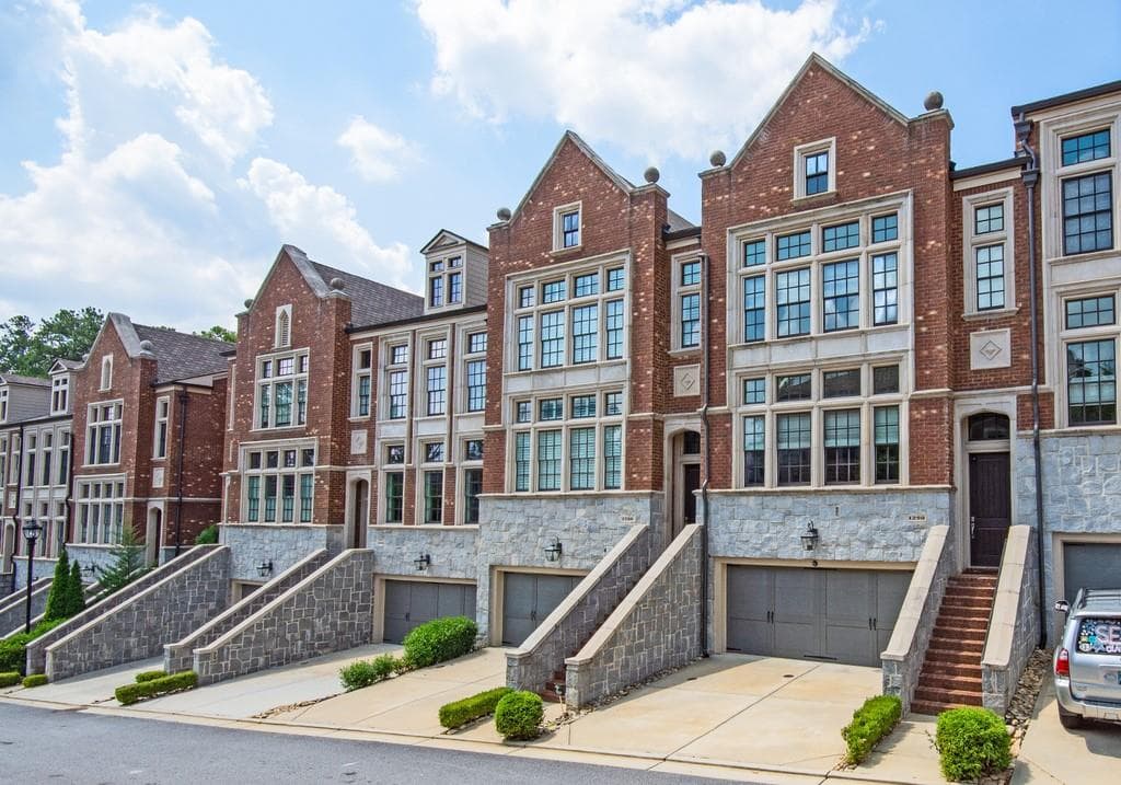 3 bedroom, 4 bathroom, 3,053 sq ft townhouse sold at 1290 Edmund Lane, Brookhaven, GA 30319