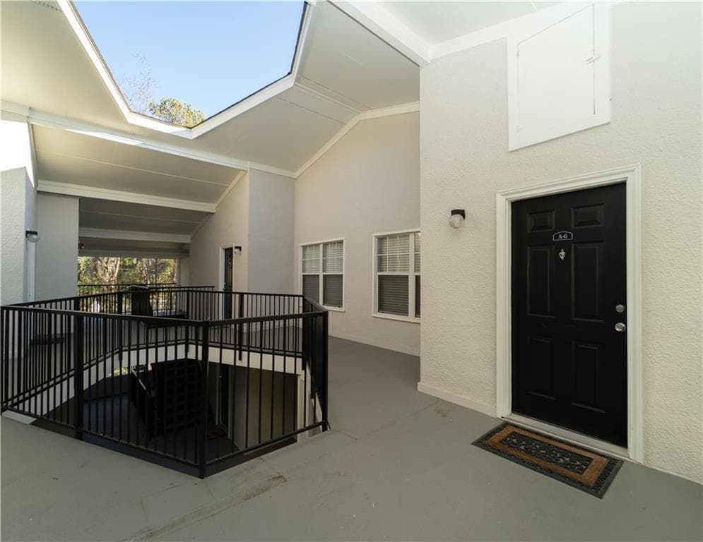 1 bedroom, 1 bathroom, 775 sq ft condominium sold at 1150 Collier Road A6, Atlanta, GA 30318
