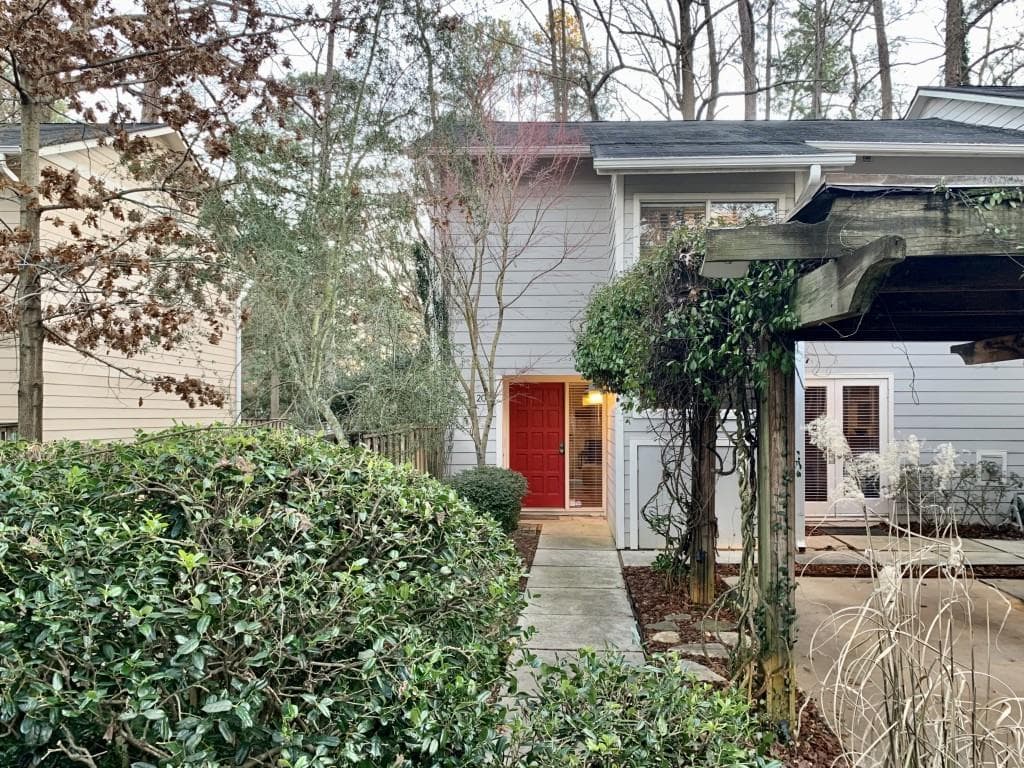 2 bedroom, 3 bathroom, 1,605 sq ft condominium sold at 2077 Clairmeade Valley Road, Atlanta, GA 30329