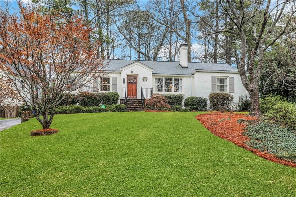 3 bedroom, 3 bathroom, 2,199 sq ft single family residence sold at 895 Northcliffe Drive, Atlanta, GA 30318