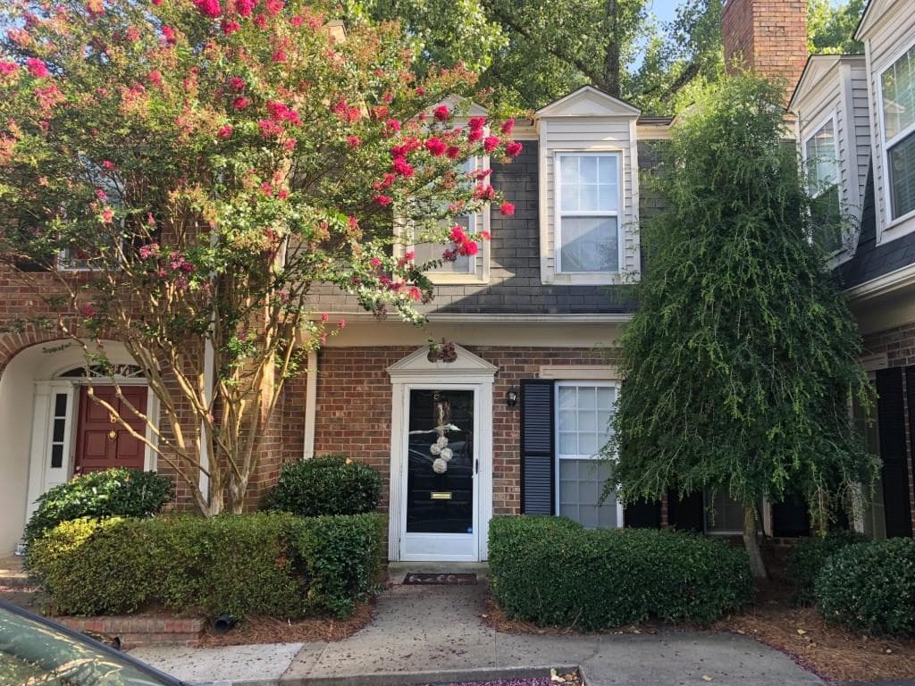 2 bedroom, 3 bathroom, 1,320 sq ft townhouse sold at 9 Surry County Place, Atlanta, GA 30318