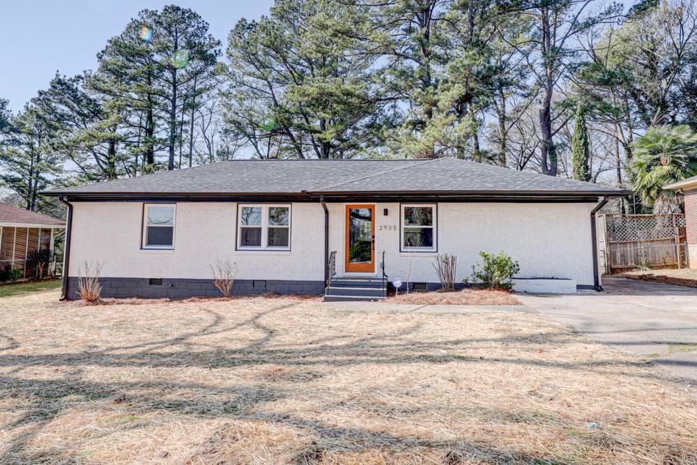 4 bedroom, 2 bathroom, 1,300 sq ft single family residence sold at 2935 Gresham Road, Atlanta, GA 30316