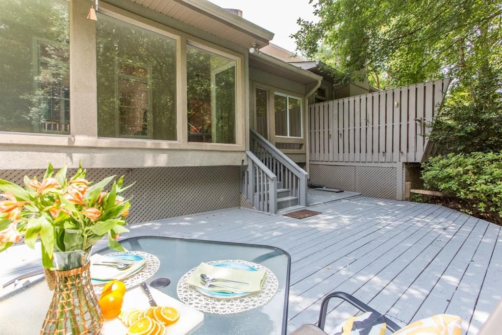 890 Heritage Place, Decatur, GA 30033 — most recent listing photo