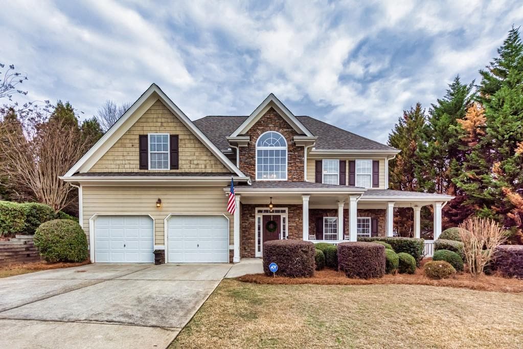 4 bedroom, 3 bathroom, 2,897 sq ft single family residence sold at 1235 Vinings Place Point, Mableton, GA 30126