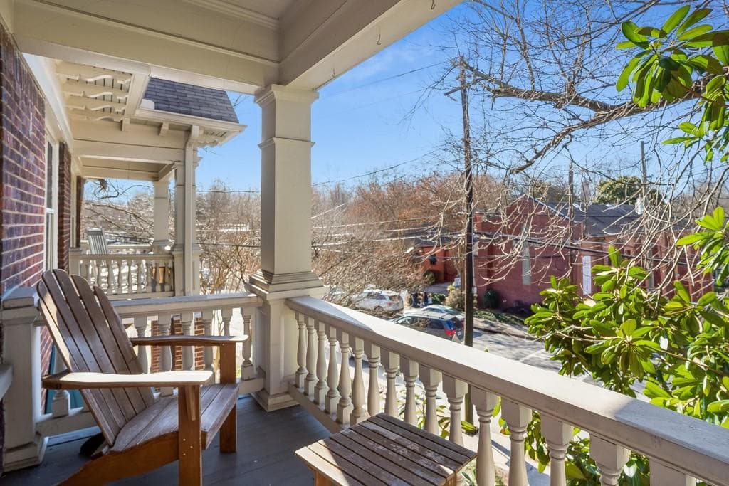 1 bedroom, 1 bathroom, 693 sq ft condominium sold at 1071 N HIGHLAND Avenue 8, Atlanta, GA 30306