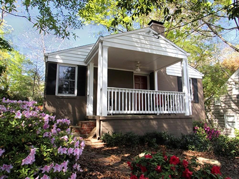 3 bedroom, 2 bathroom, 1,356 sq ft single family residence sold at 224 LINDBERGH Drive, Atlanta, GA 30305