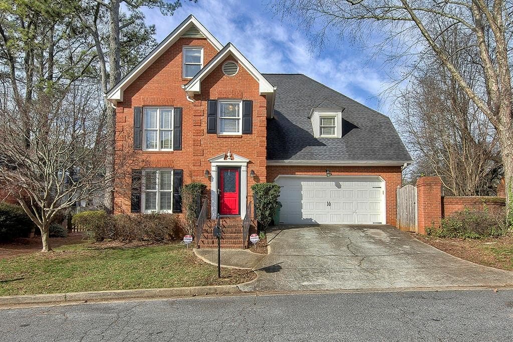 4 bedroom, 3 bathroom, 2,736 sq ft single family residence sold at 1717 Frazier Park Drive, Decatur, GA 30033