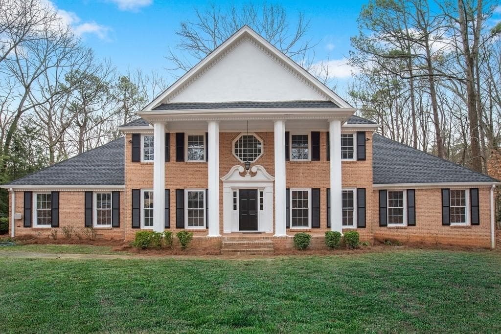 525 Valley Hall Drive, Sandy Springs, GA 30350 — most recent listing photo