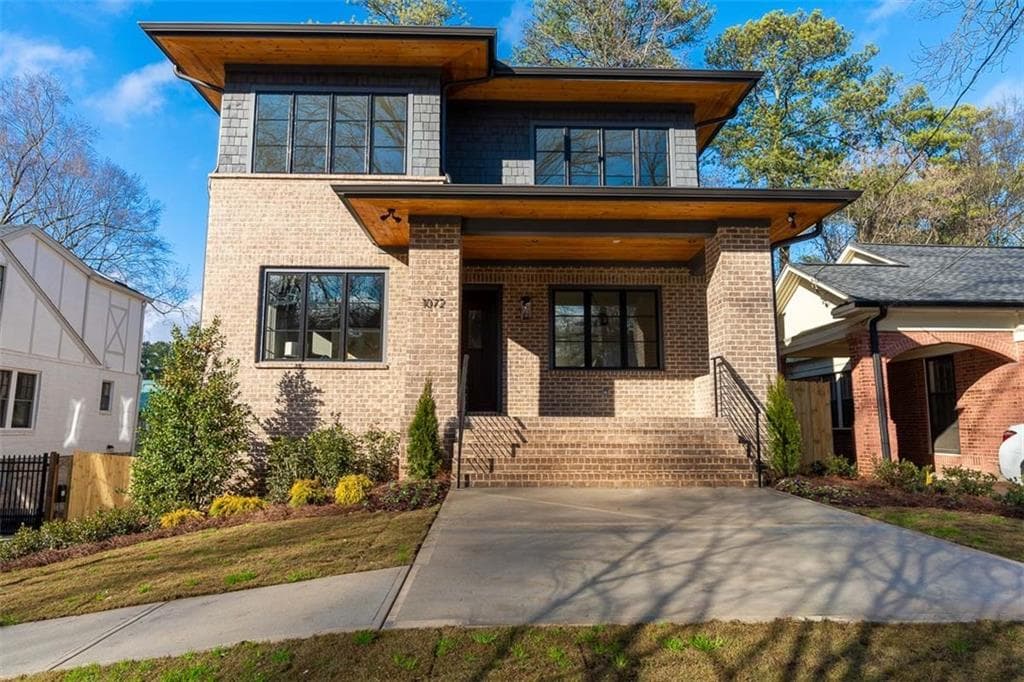 5 bedroom, 6 bathroom, 4,300 sq ft single family residence sold at 1072 CUMBERLAND Road, Atlanta, GA 30306