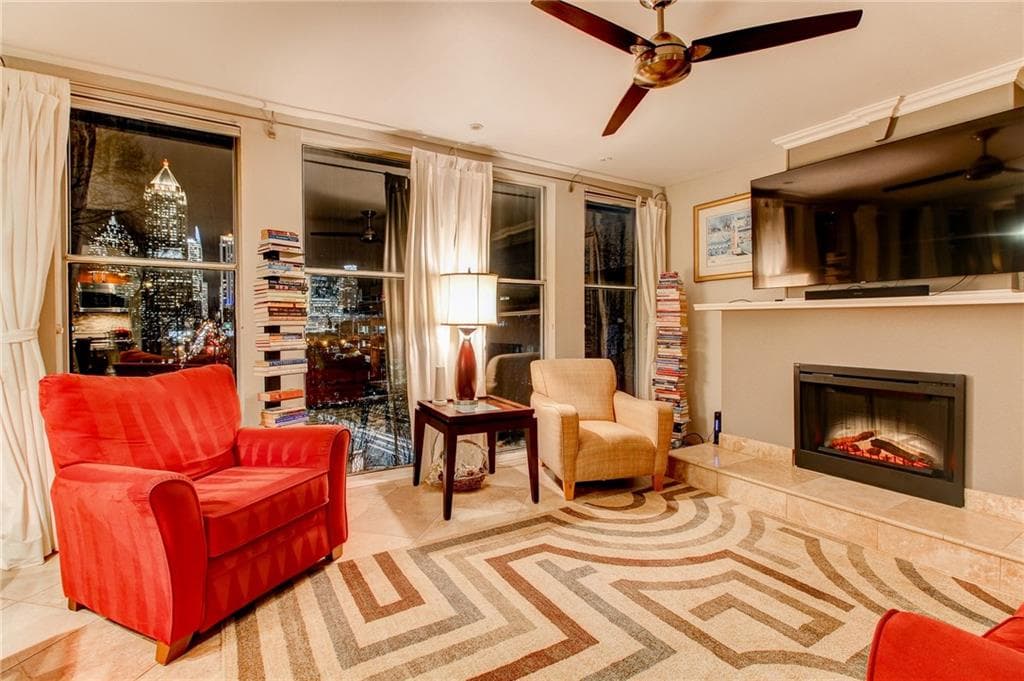 2 bedroom, 2 bathroom, 1,008 sq ft condominium sold at 287 14th Street 18, Atlanta, GA 30318