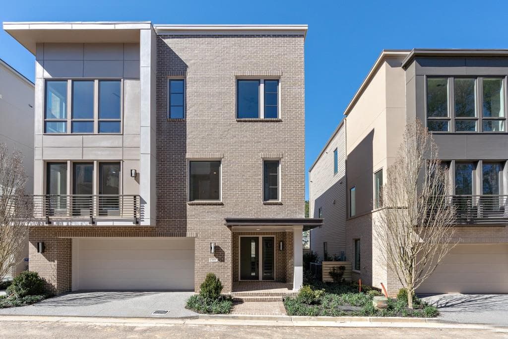 4 bedroom, 5 bathroom, 3,509 sq ft single family residence sold at 4018 Hazel Nut Lane, Atlanta, GA 30342