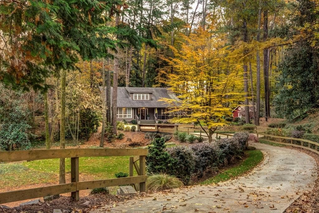 4 bedroom, 4 bathroom, 3,261 sq ft single family residence sold at 730 Longwood Drive, Atlanta, GA 30305