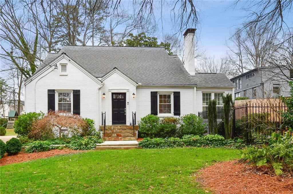 4 bedroom, 3 bathroom, 2,095 sq ft single family residence sold at 2922 N Hills Drive, Atlanta, GA 30305
