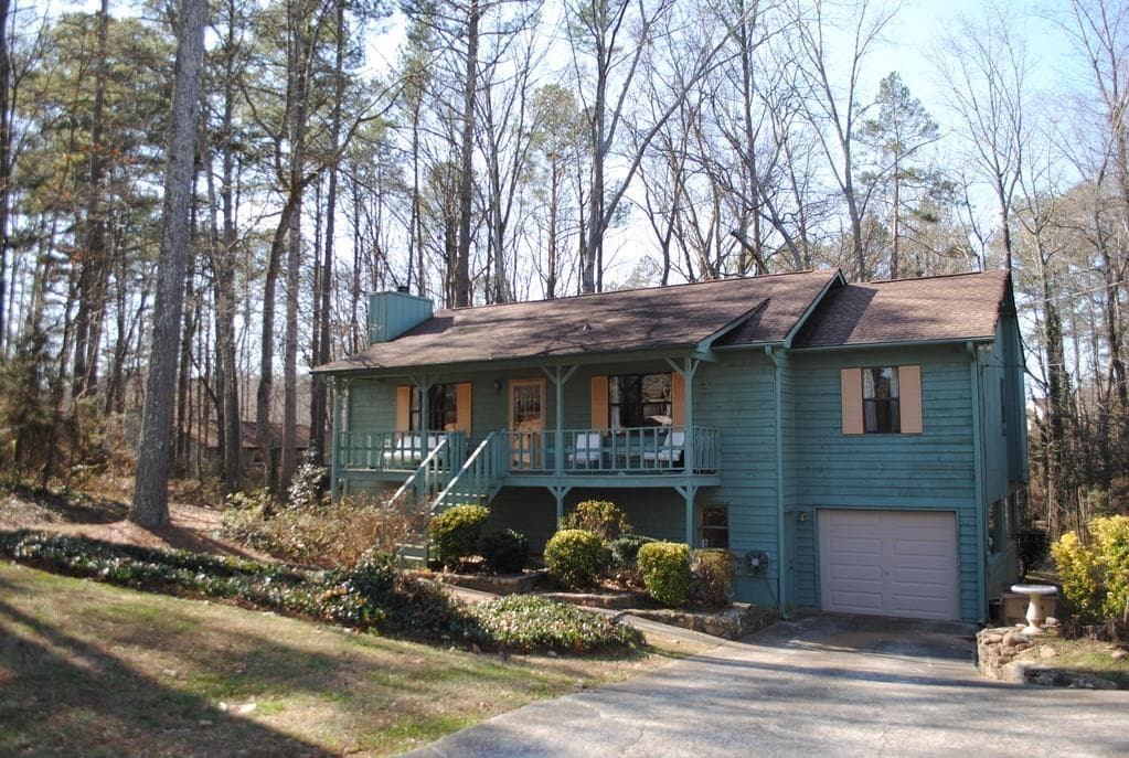 3 bedroom, 3 bathroom, 1,282 sq ft single family residence sold at 3889 Stone Hearth Place, Marietta, GA 30066