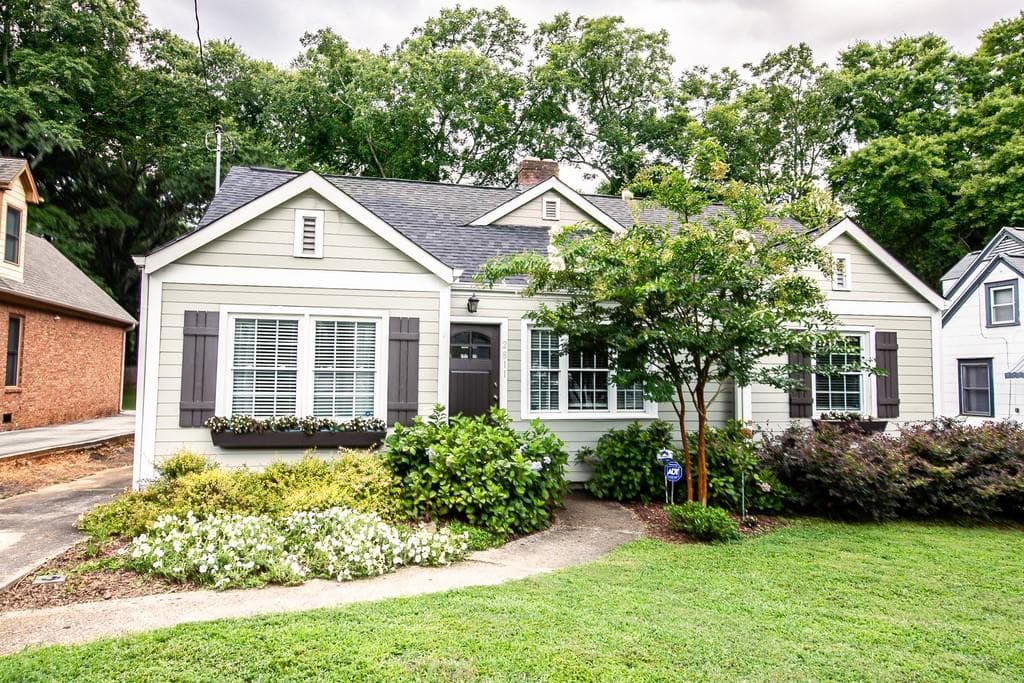 3 bedroom, 2 bathroom, 1,771 sq ft single family residence sold at 2811 Hosea L Williams Drive, Atlanta, GA 30317