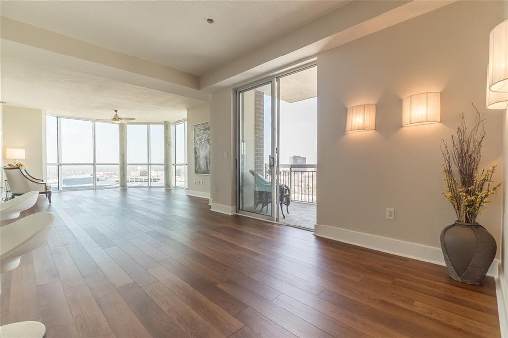 2 bedroom, 2 bathroom, 1,359 sq ft condominium sold at 285 Centennial Olympic Park Drive 1504, Atlanta, GA 30313