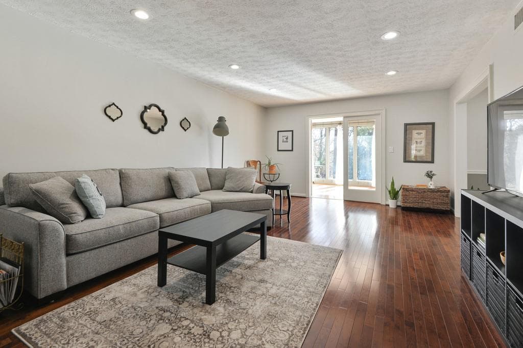 2 bedroom, 3 bathroom, 2,111 sq ft townhouse sold at 3044 Vinings Ferry Drive, Atlanta, GA 30339