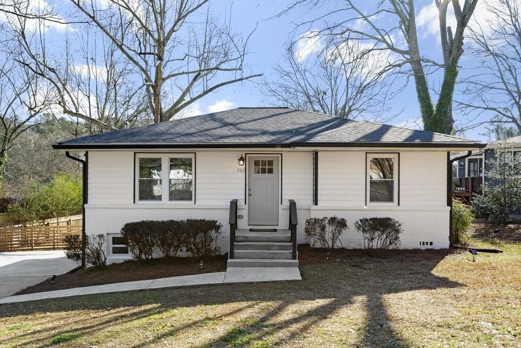 3 bedroom, 2 bathroom, 1,360 sq ft single family residence sold at 982 Oakdale Drive, Smyrna, GA 30080