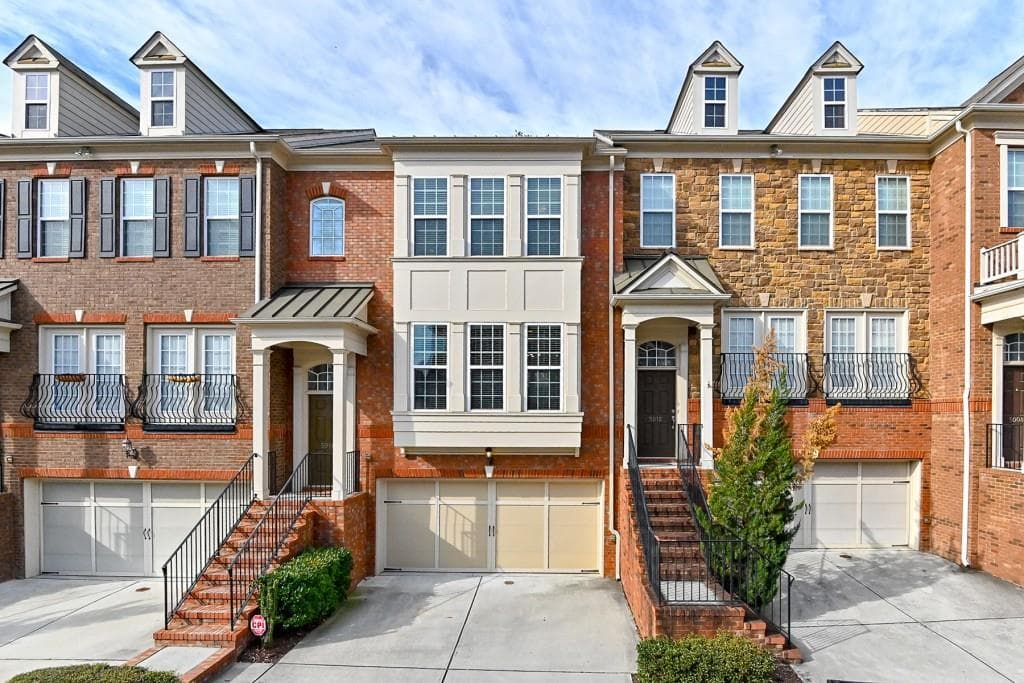 4 bedroom, 4 bathroom, 2,345 sq ft townhouse sold at 5016 Ridgemont Walk, Atlanta, GA 30339
