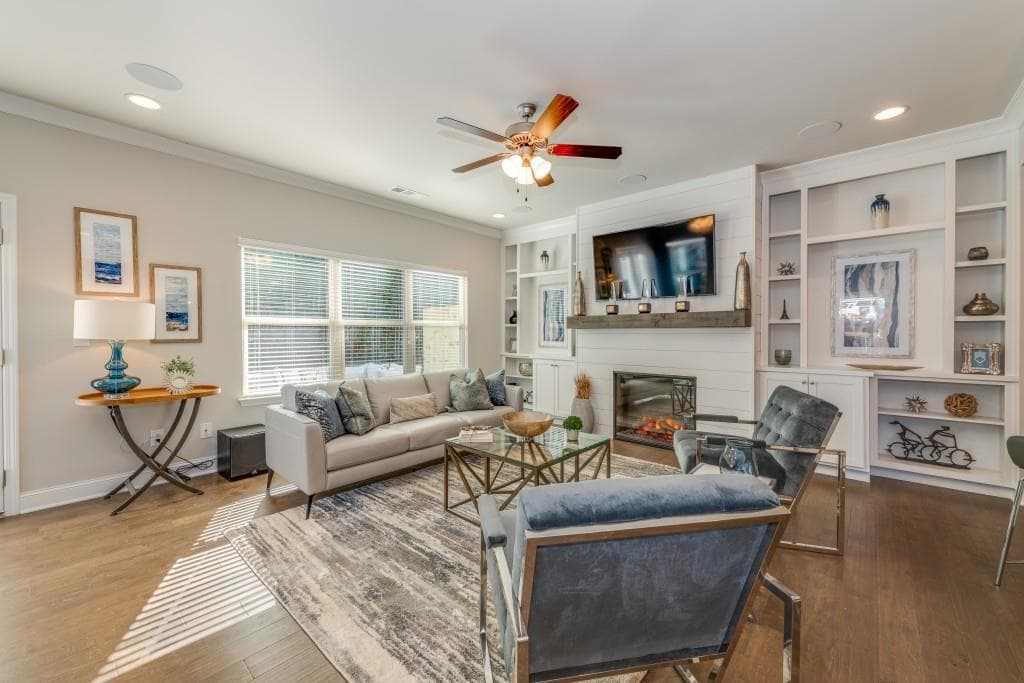3 bedroom, 3 bathroom, 1,891 sq ft townhouse sold at 495 Jefferson Chase Street 3303, Atlanta, GA 30354