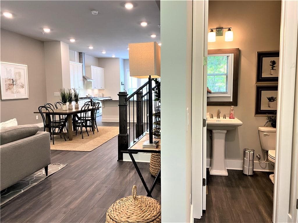 3 bedroom, 3 bathroom, 2,131 sq ft townhouse sold at 215 Mitchell Lane 7, Woodstock, GA 30188