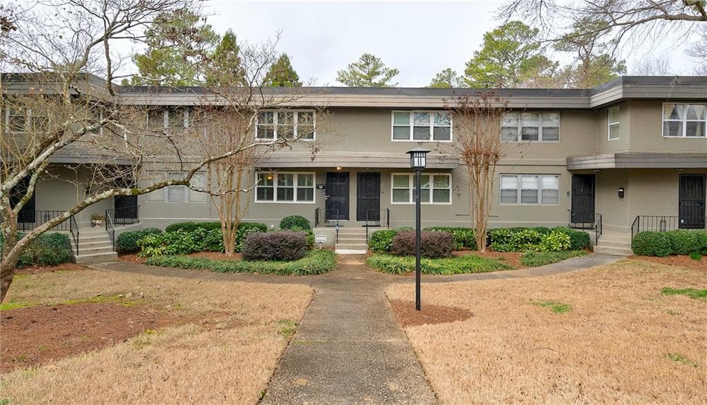 2 bedroom, 2 bathroom, 1,168 sq ft condominium sold at 4060 Haverhill Drive C, Atlanta, GA 30342