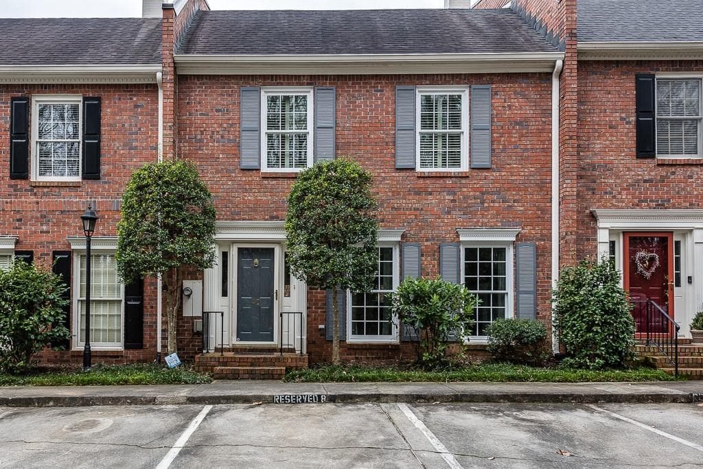 3 bedroom, 3 bathroom, 2,128 sq ft townhouse sold at 40 Lullwater Place 40, Atlanta, GA 30307