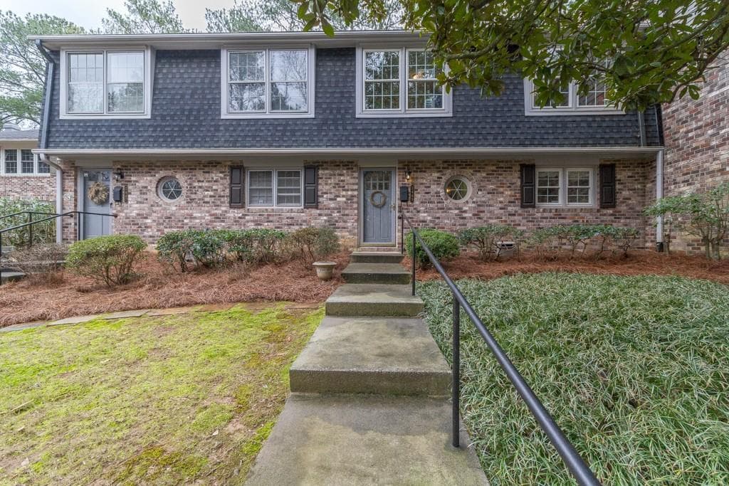 3 bedroom, 3 bathroom, 1,728 sq ft condominium sold at 2445 Northlake Court 2445, Atlanta, GA 30345