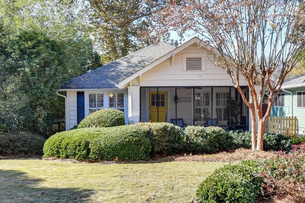 3 bedroom, 3 bathroom, 1,686 sq ft single family residence sold at 2220 Fairhaven Circle, Atlanta, GA 30305