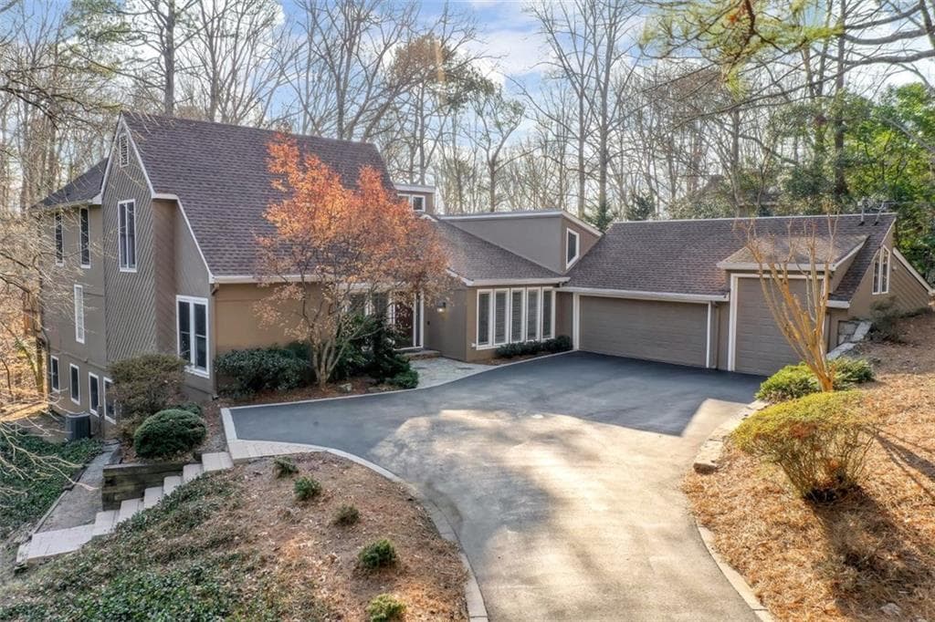 7950 Saddle Ridge Drive, Sandy Springs, GA 30350 — most recent listing photo