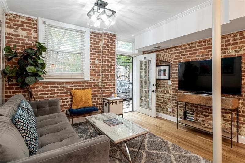 1 bedroom, 1 bathroom, 800 sq ft condominium sold at 968 Saint Charles Avenue 18, Atlanta, GA 30306