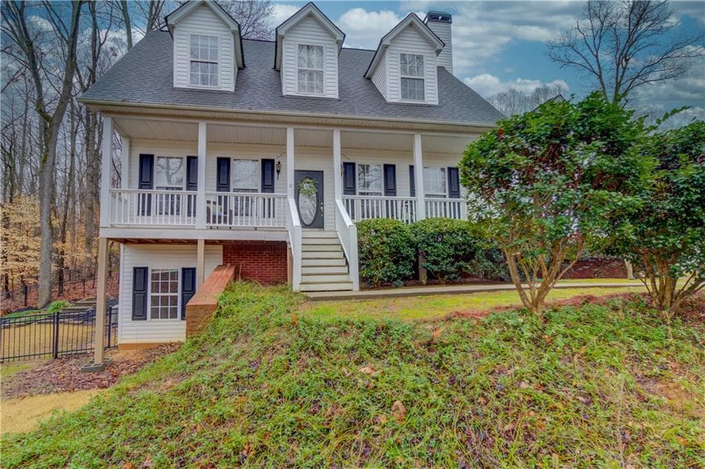 3 bedroom, 3 bathroom, 2,295 sq ft single family residence sold at 5303 Monarch Drive, Gainesville, GA 30506