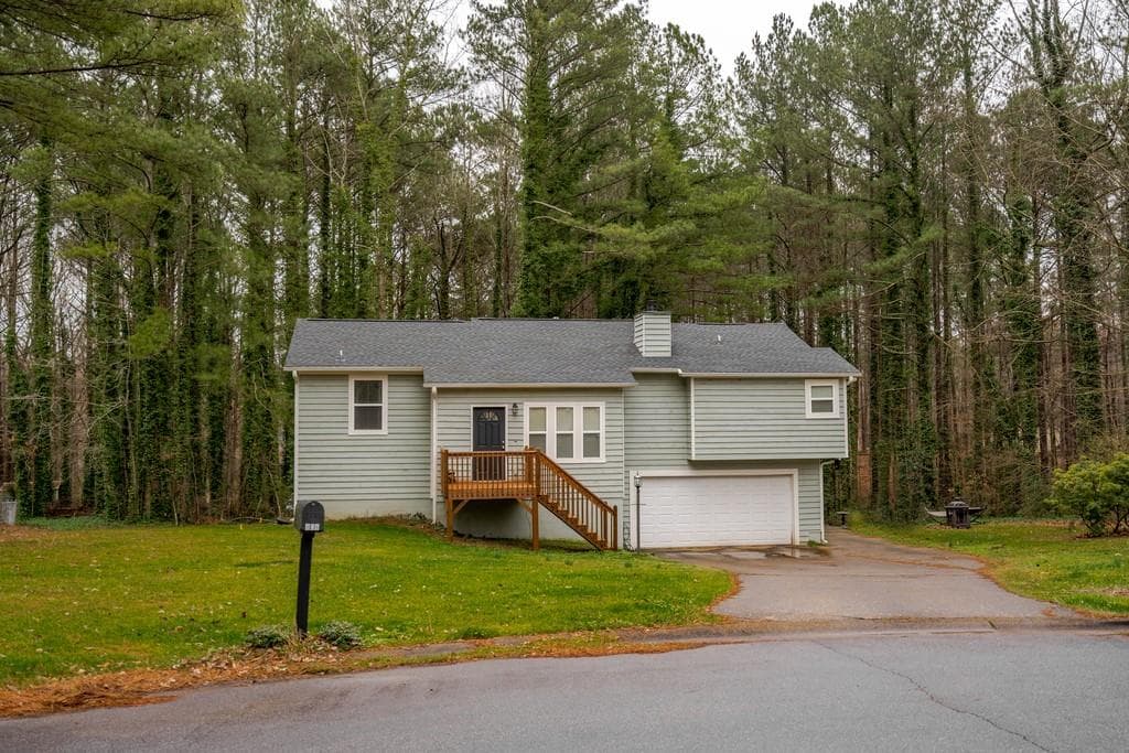 3 bedroom, 2 bathroom, 2,206 sq ft single family residence sold at 808 Emerald Chase, Powder Springs, GA 30127