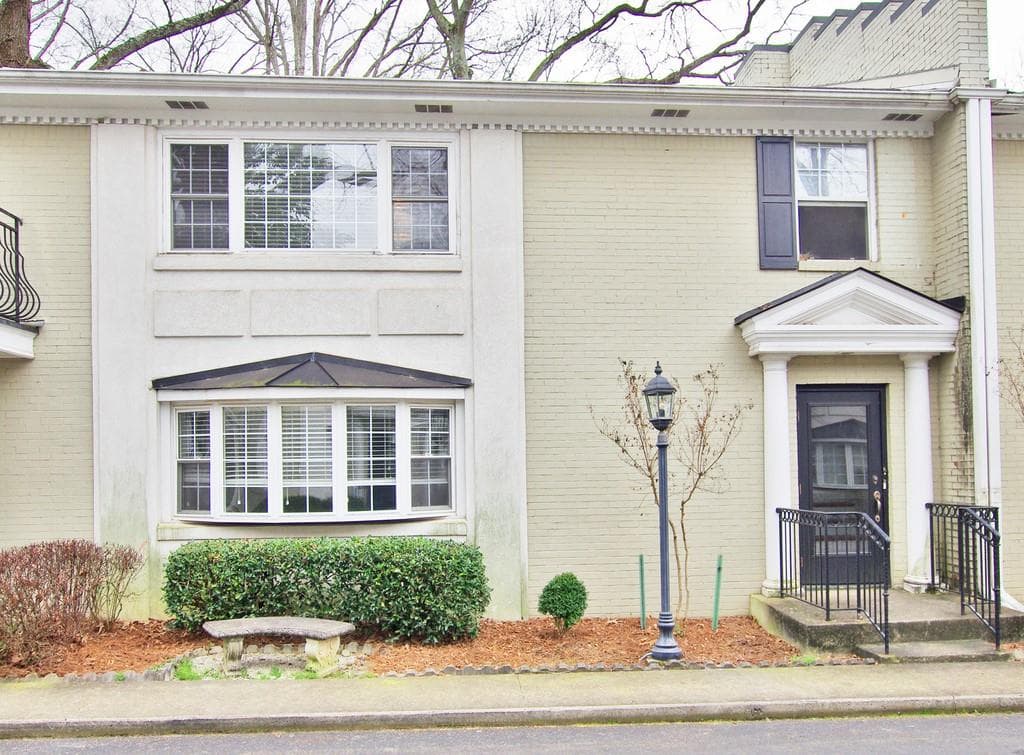 2 bedroom, 1 bathroom, 723 sq ft condominium sold at 841 FREDERICA Street 9, Atlanta, GA 30306