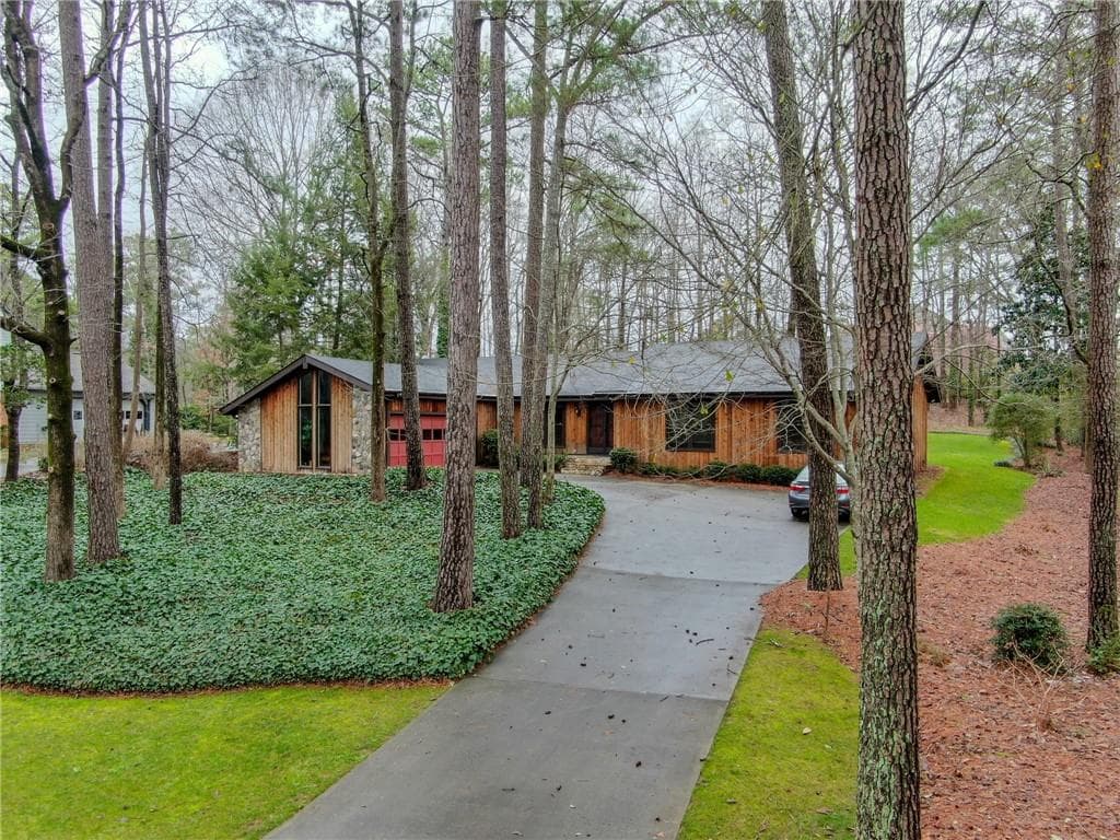 4 bedroom, 3 bathroom, 2,260 sq ft single family residence sold at 11315 Cranwood Cove, Roswell, GA 30075