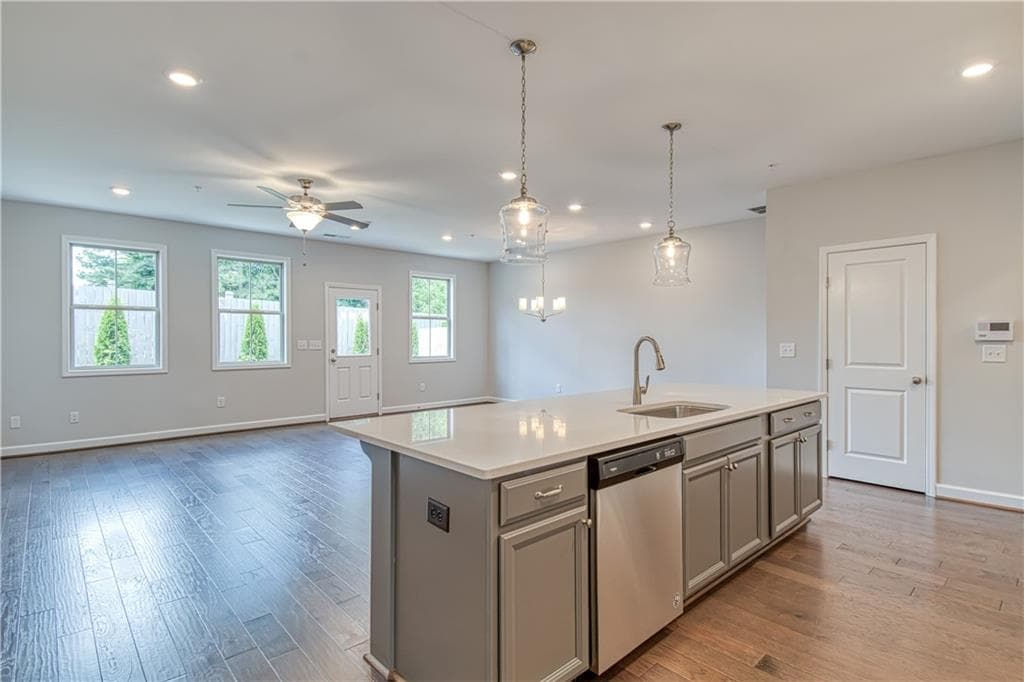 3 bedroom, 3 bathroom, 2,032 sq ft townhouse sold at 1263 Herty Drive 47, Marietta, GA 30062