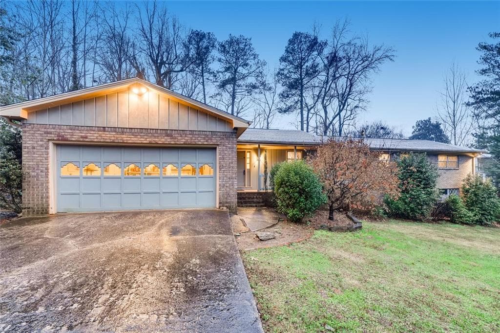 4 bedroom, 2 bathroom, 1,984 sq ft single family residence sold at 3824 Dora Drive, Smyrna, GA 30082