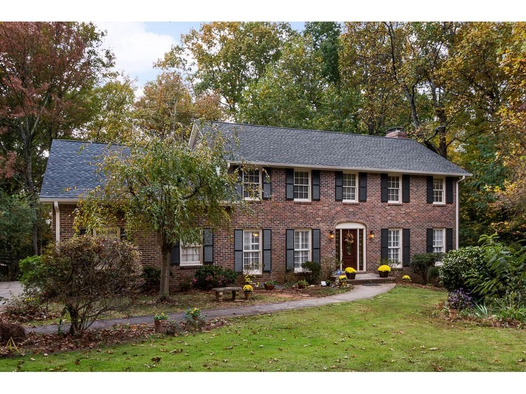 5 bedroom, 4 bathroom, 2,582 sq ft single family residence sold at 5098 Vernon Oaks Drive, Dunwoody, GA 30338