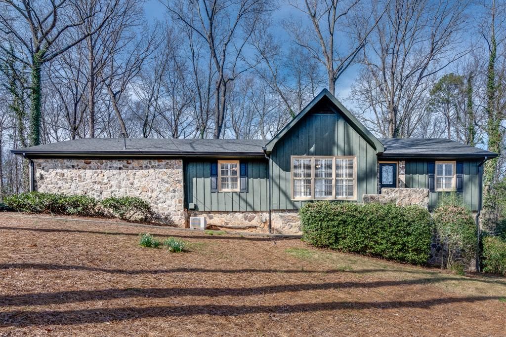 3624 Rainbow Circle, Snellville, GA 30039 — most recent listing photo