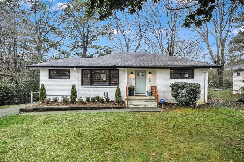 3 bedroom, 2 bathroom, 1,195 sq ft single family residence sold at 3309 Concord Circle, Smyrna, GA 30080