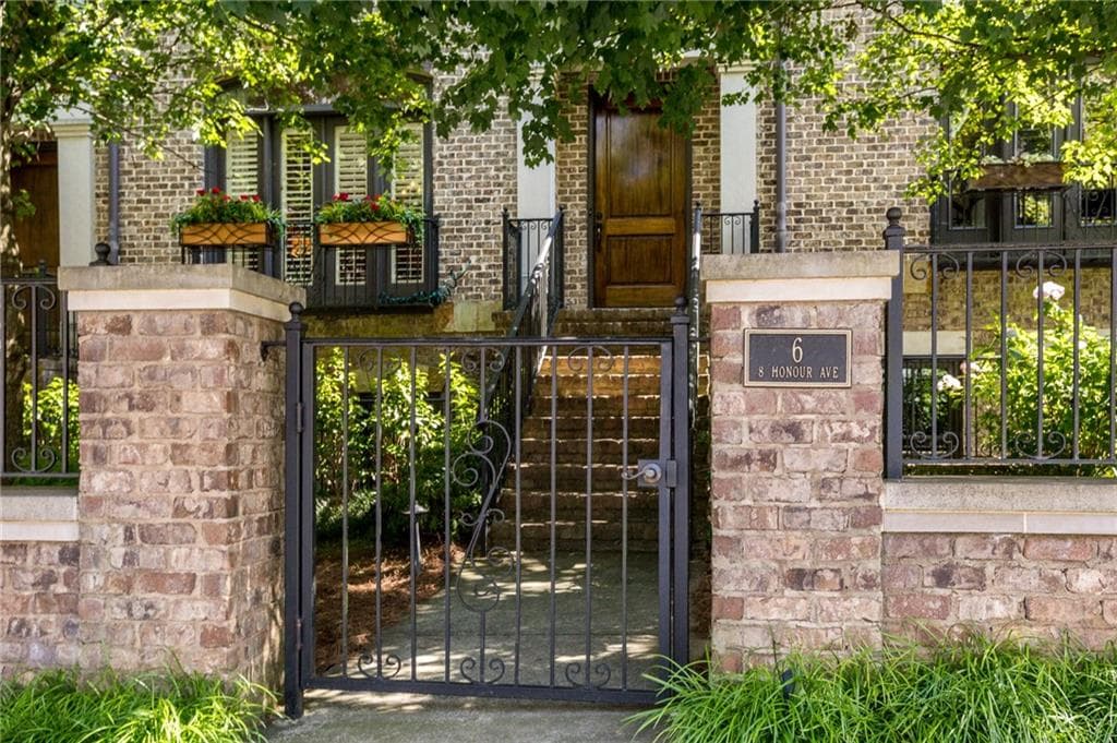 3 bedroom, 4 bathroom, 3,429 sq ft townhouse sold at 8 Honour Avenue 6, Atlanta, GA 30305