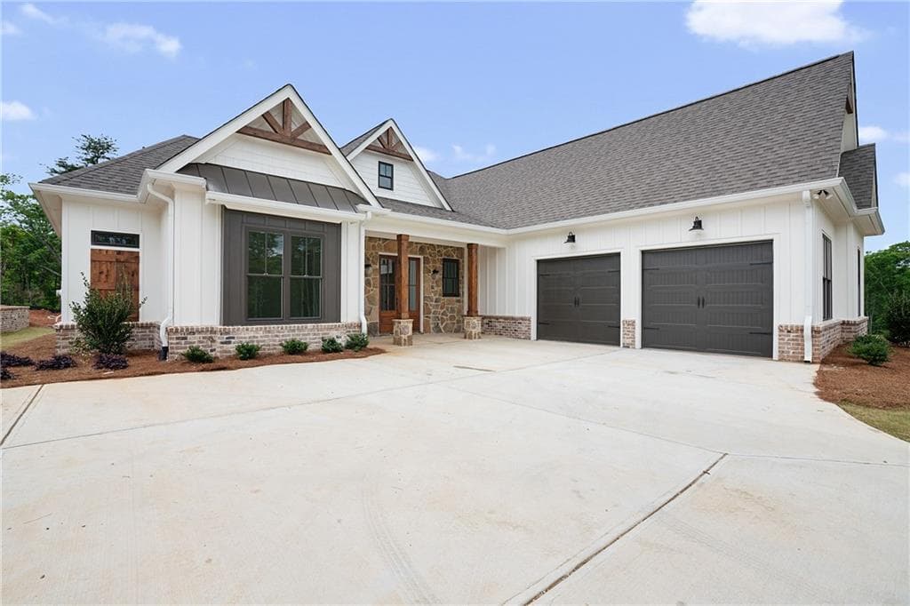 3 bedroom, 2 bathroom, 2,203 sq ft single family residence sold at 7039 Hammock Trail, Gainesville, GA 30506