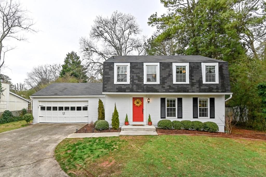 135 N Pond Court, Roswell, GA 30076 — most recent listing photo