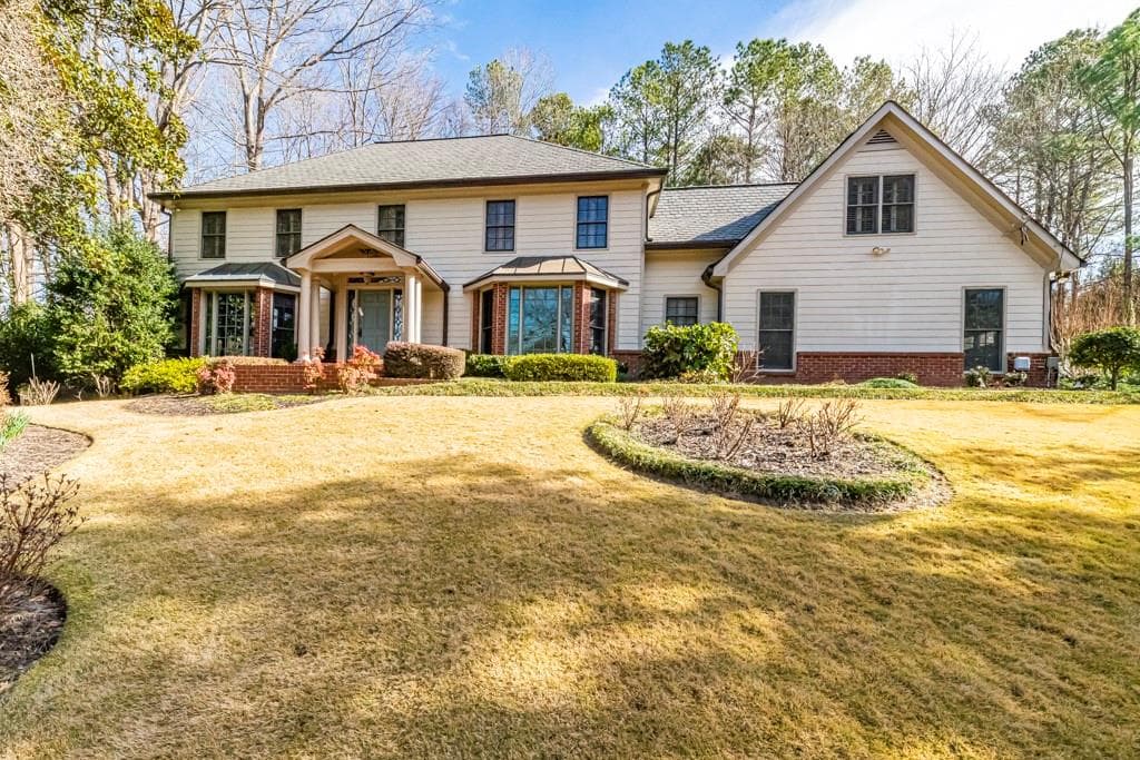 5475 E Idlewood Lane, Sandy Springs, GA 30327 — most recent listing photo