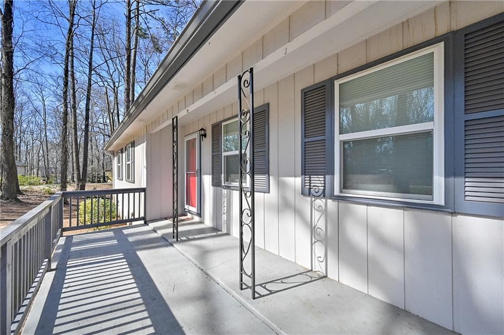 3 bedroom, 2 bathroom, 1,702 sq ft single family residence sold at 874 Williamsburg Court, Mableton, GA 30126