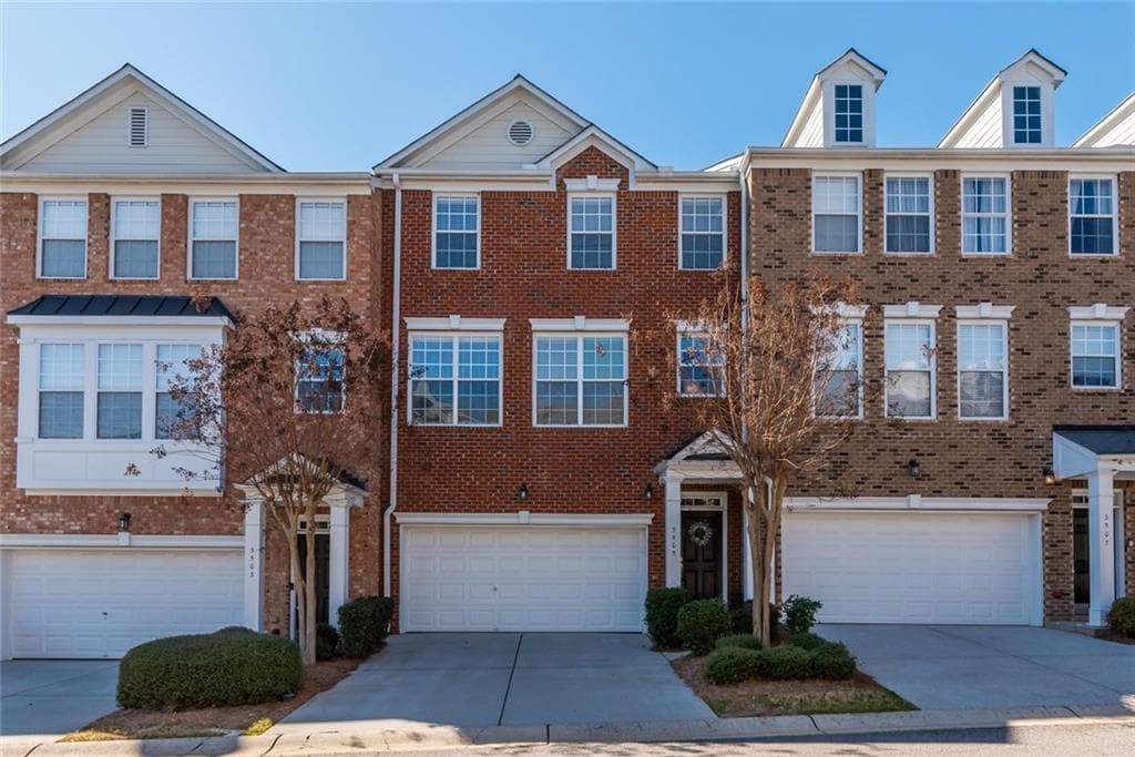 3 bedroom, 4 bathroom, 2,511 sq ft townhouse sold at 3505 Chattahoochee Summit Lane 25, Atlanta, GA 30339