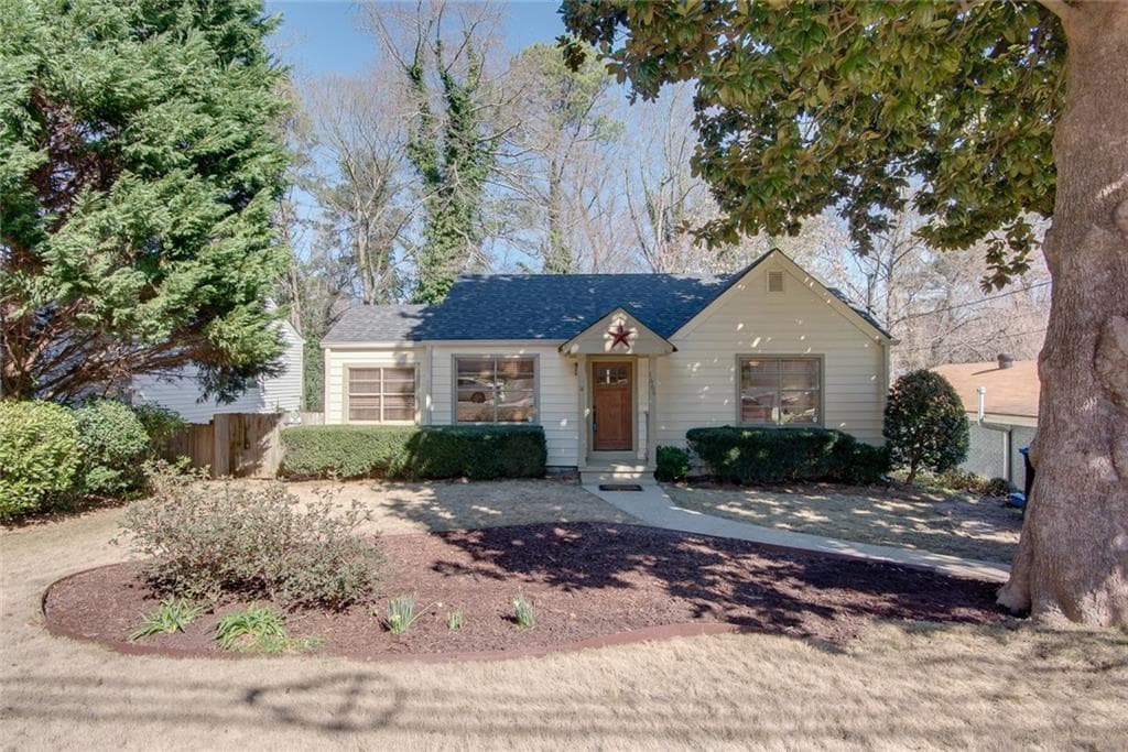 2 bedroom, 2 bathroom, 1,000 sq ft single family residence sold at 1660 Braeburn Drive, Atlanta, GA 30316