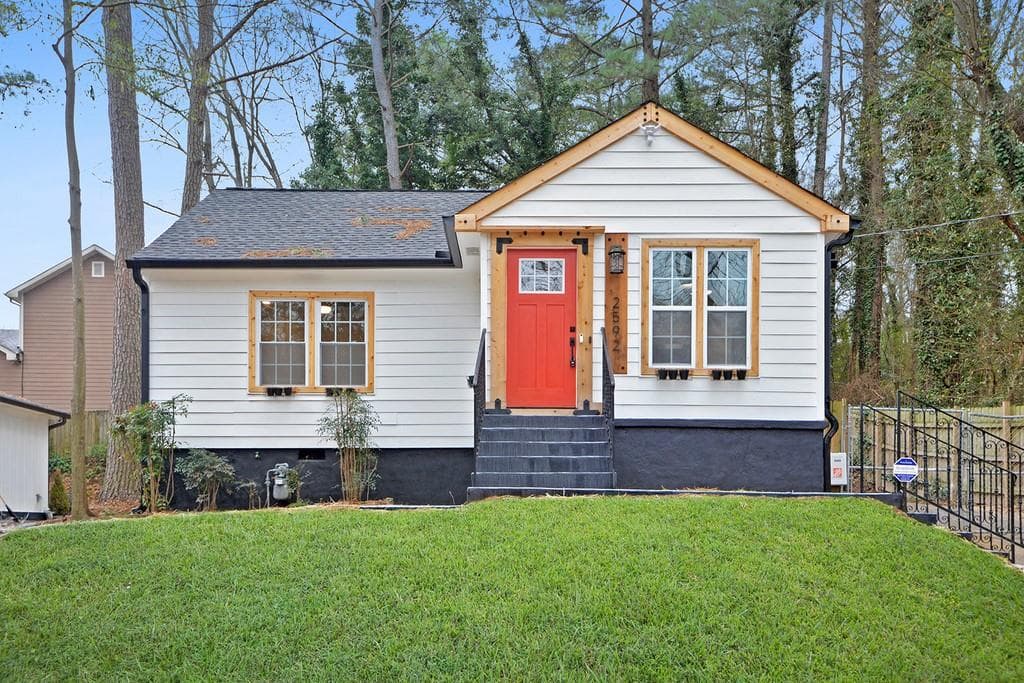 3 bedroom, 2 bathroom, 1,547 sq ft single family residence sold at 2592 Oldknow Drive, Atlanta, GA 30318