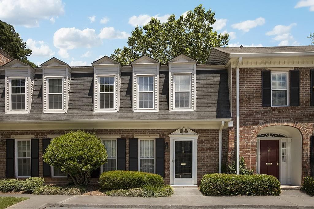 2 bedroom, 3 bathroom, 1,320 sq ft condominium sold at 11 Kings Tavern Place, Atlanta, GA 30318
