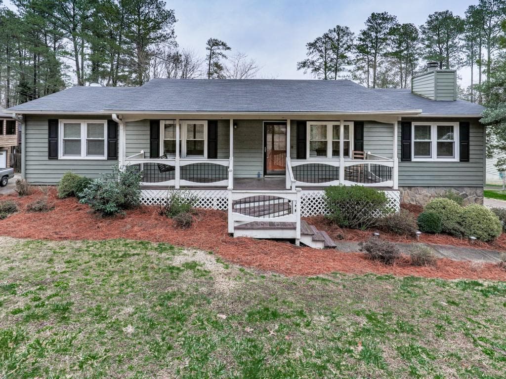 3 bedroom, 2 bathroom, 1,820 sq ft single family residence sold at 261 Sabrina Court, Woodstock, GA 30188